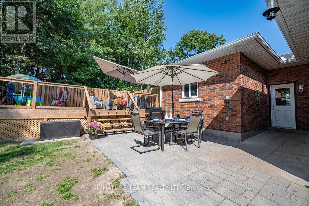 581 Laurentian Drive, Petawawa, Ontario  K8H 2M5 - Photo 8 - X12883304