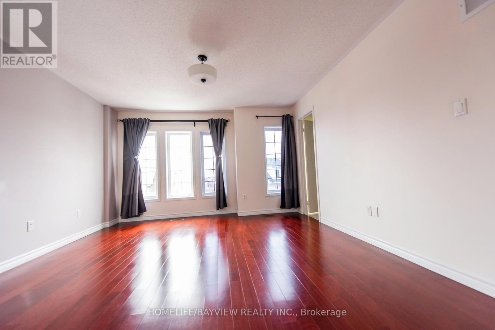 38 Warrington Way, Markham, Ontario  L6C 0B8 - Photo 6 - N12852630