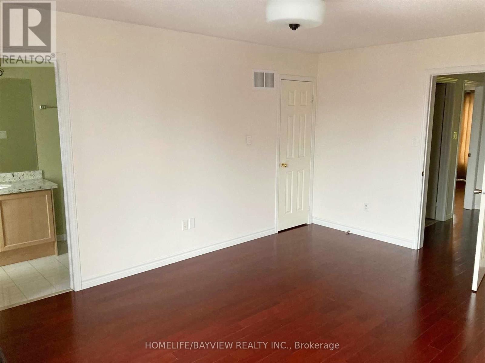 38 Warrington Way, Markham, Ontario  L6C 0B8 - Photo 8 - N12852630