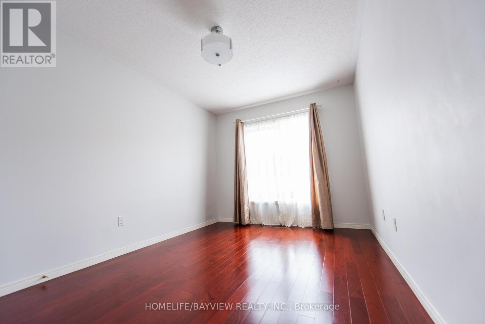 38 Warrington Way, Markham, Ontario  L6C 0B8 - Photo 9 - N12852630