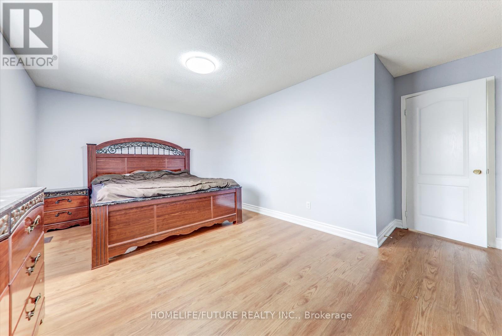 Upper - 69 Heatherdale Drive, Brampton, Ontario  L7A 2H4 - Photo 18 - W12882762