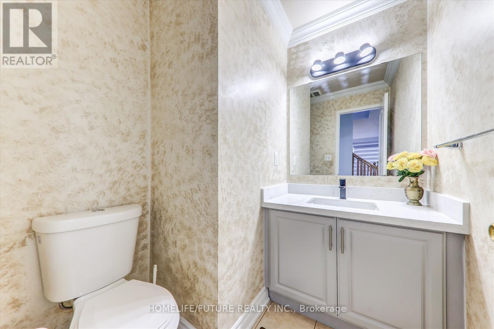 Upper - 69 Heatherdale Drive, Brampton, Ontario  L7A 2H4 - Photo 9 - W12882762