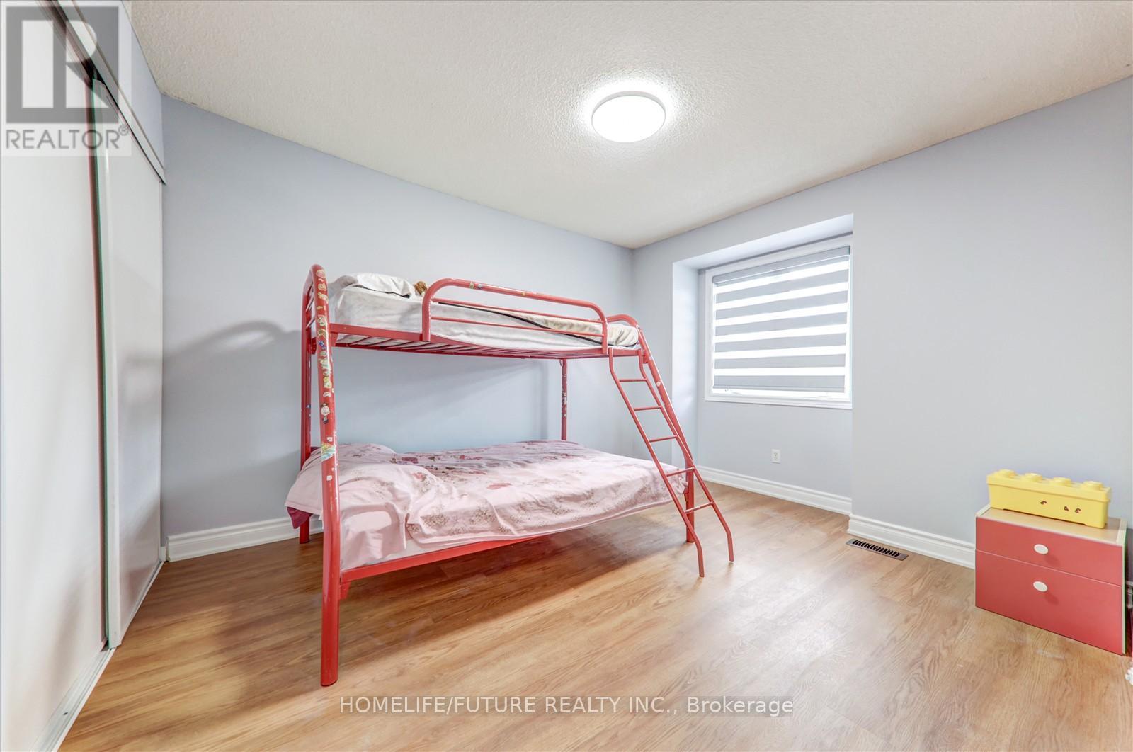 Upper - 69 Heatherdale Drive, Brampton, Ontario  L7A 2H4 - Photo 23 - W12882762