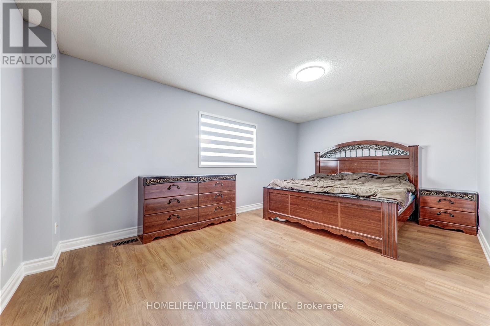 Upper - 69 Heatherdale Drive, Brampton, Ontario  L7A 2H4 - Photo 17 - W12882762