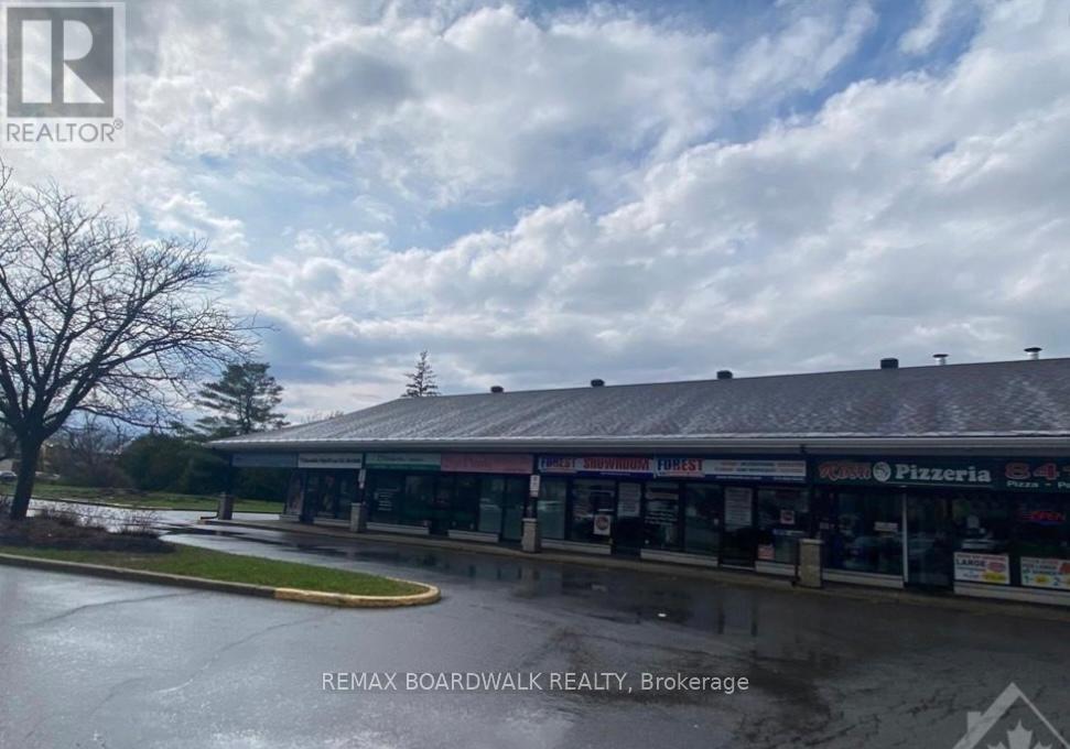 375 Des Epinettes Avenue, Ottawa, Ontario  K1E 3E6 - Photo 2 - X12883282