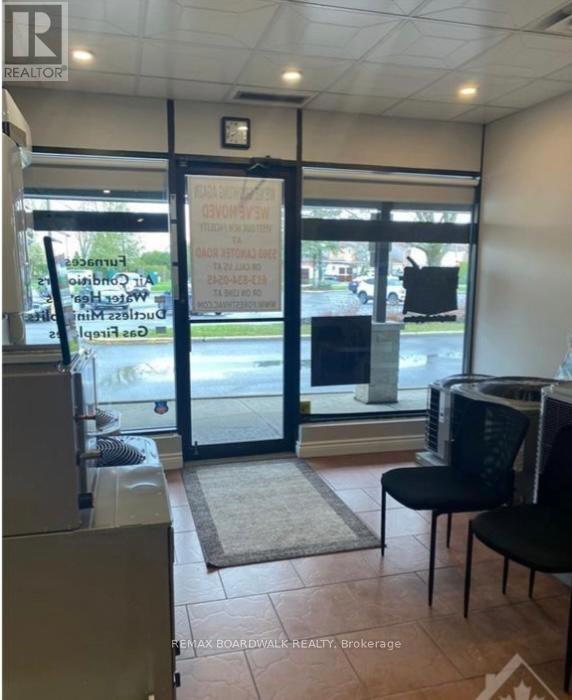 375 Des Epinettes Avenue, Ottawa, Ontario  K1E 3E6 - Photo 4 - X12883282