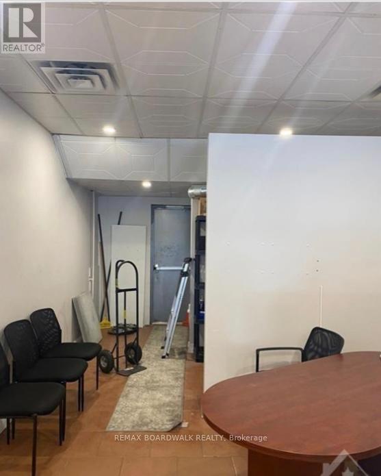 375 Des Epinettes Avenue, Ottawa, Ontario  K1E 3E6 - Photo 5 - X12883282