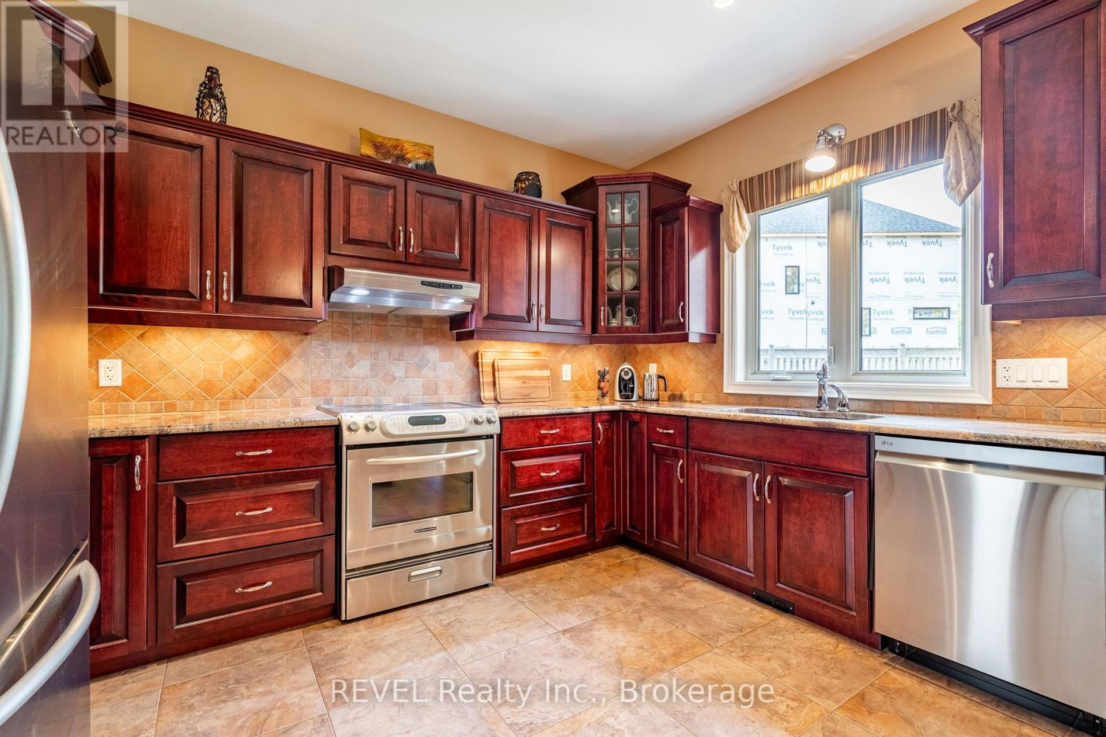 8881 Joseph Court, Niagara Falls, Ontario  L2H 3P1 - Photo 19 - X12883298