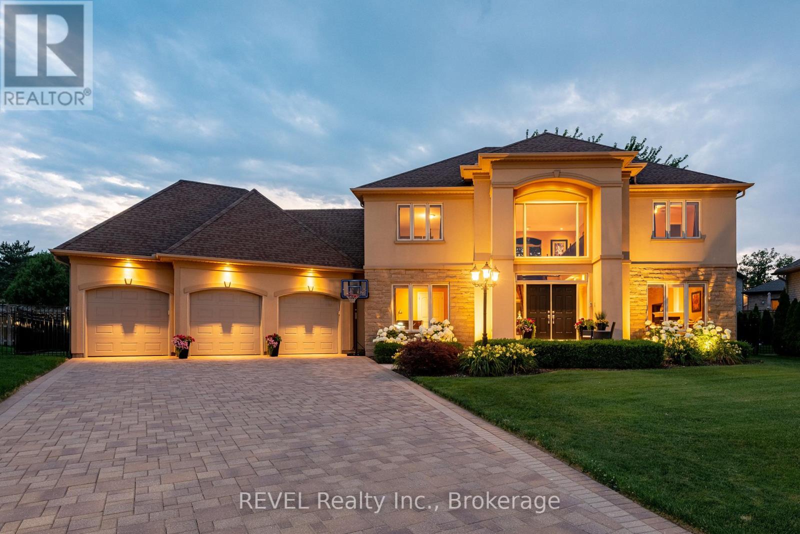 8881 Joseph Court, Niagara Falls, Ontario  L2H 3P1 - Photo 3 - X12883298