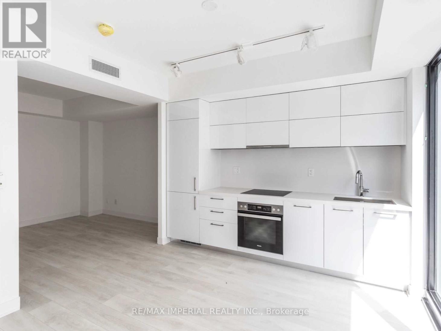 1005 - 188 Cumberland Street, Toronto (Annex), Ontario  M5R 0B6 - Photo 4 - C12883286