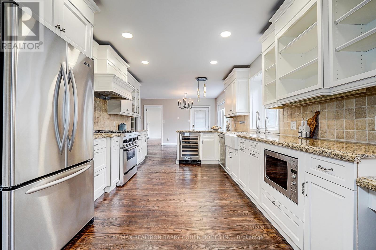 19 Lower Links Road, Toronto, Ontario  M2P 1H5 - Photo 10 - C12883288