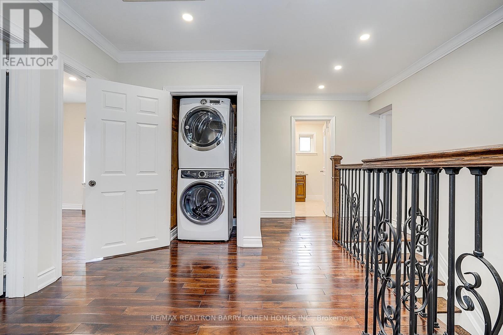 19 Lower Links Road, Toronto, Ontario  M2P 1H5 - Photo 22 - C12883288