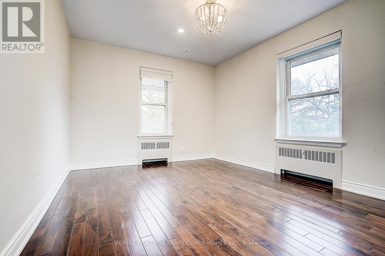 19 Lower Links Road, Toronto, Ontario  M2P 1H5 - Photo 27 - C12883288