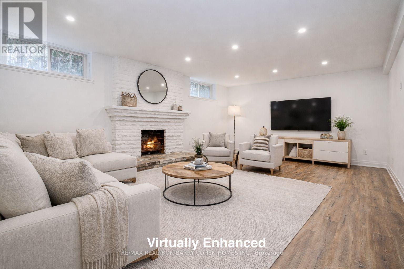 19 Lower Links Road, Toronto, Ontario  M2P 1H5 - Photo 35 - C12883288