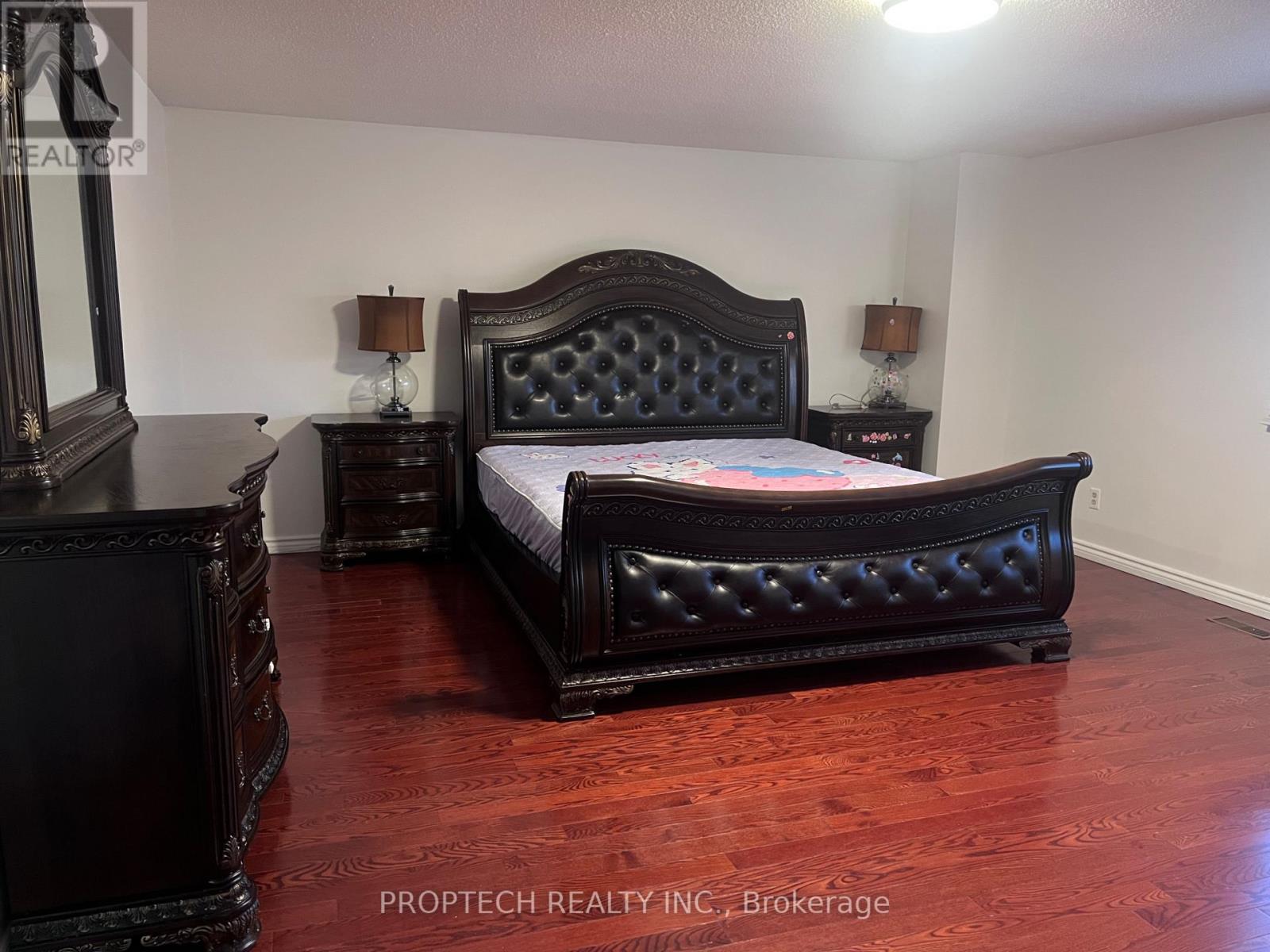 111 Digby Crescent, Markham, Ontario  L3R 7H4 - Photo 10 - N12883274