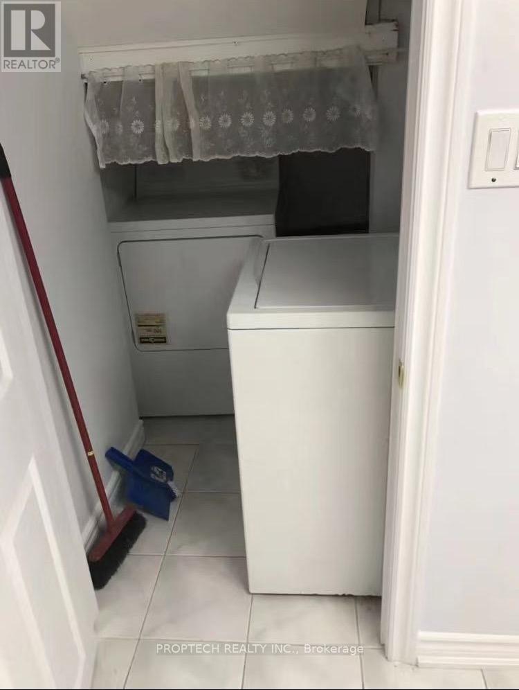 111 Digby Crescent, Markham, Ontario  L3R 7H4 - Photo 21 - N12883274