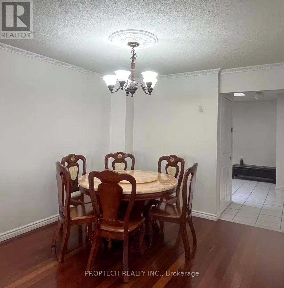 111 Digby Crescent, Markham, Ontario  L3R 7H4 - Photo 3 - N12883274
