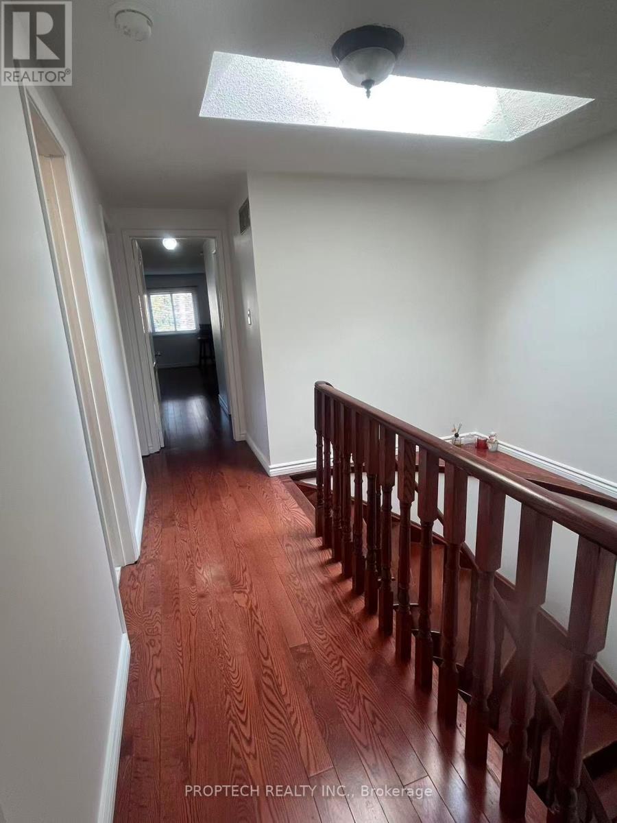 111 Digby Crescent, Markham, Ontario  L3R 7H4 - Photo 9 - N12883274