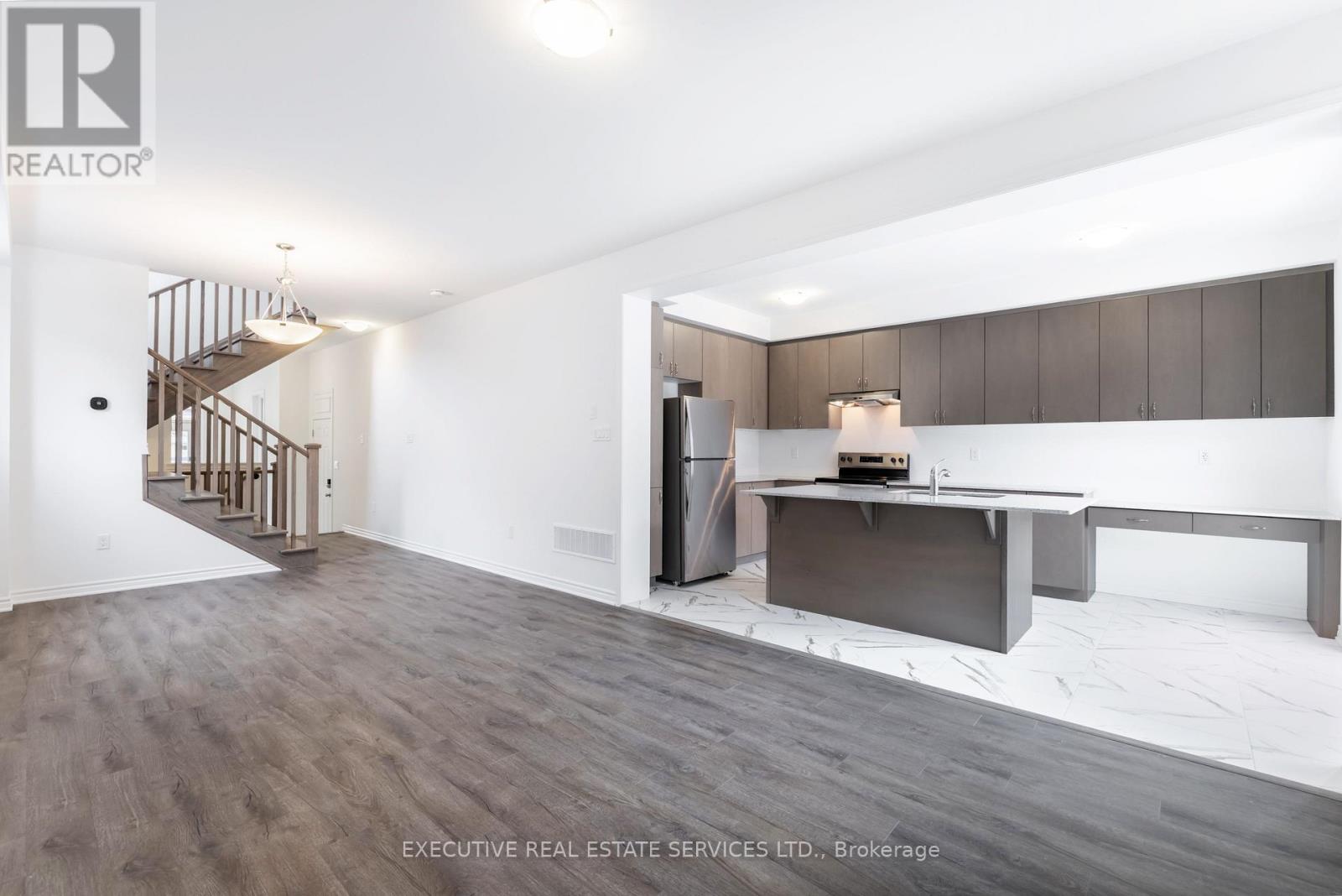 304 Starflower Place, Milton, Ontario  L9E 2B7 - Photo 10 - W12883256