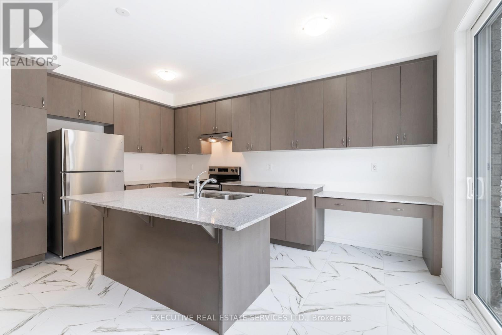 304 Starflower Place, Milton, Ontario  L9E 2B7 - Photo 14 - W12883256