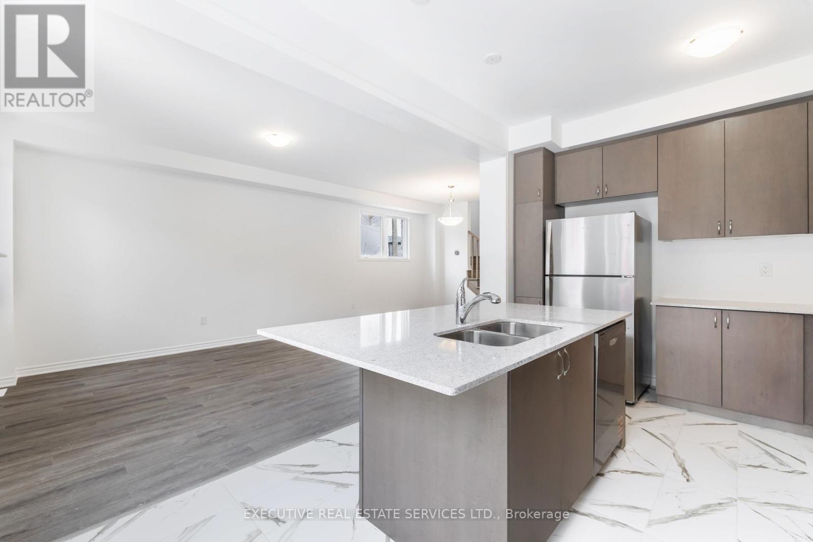 304 Starflower Place, Milton, Ontario  L9E 2B7 - Photo 15 - W12883256