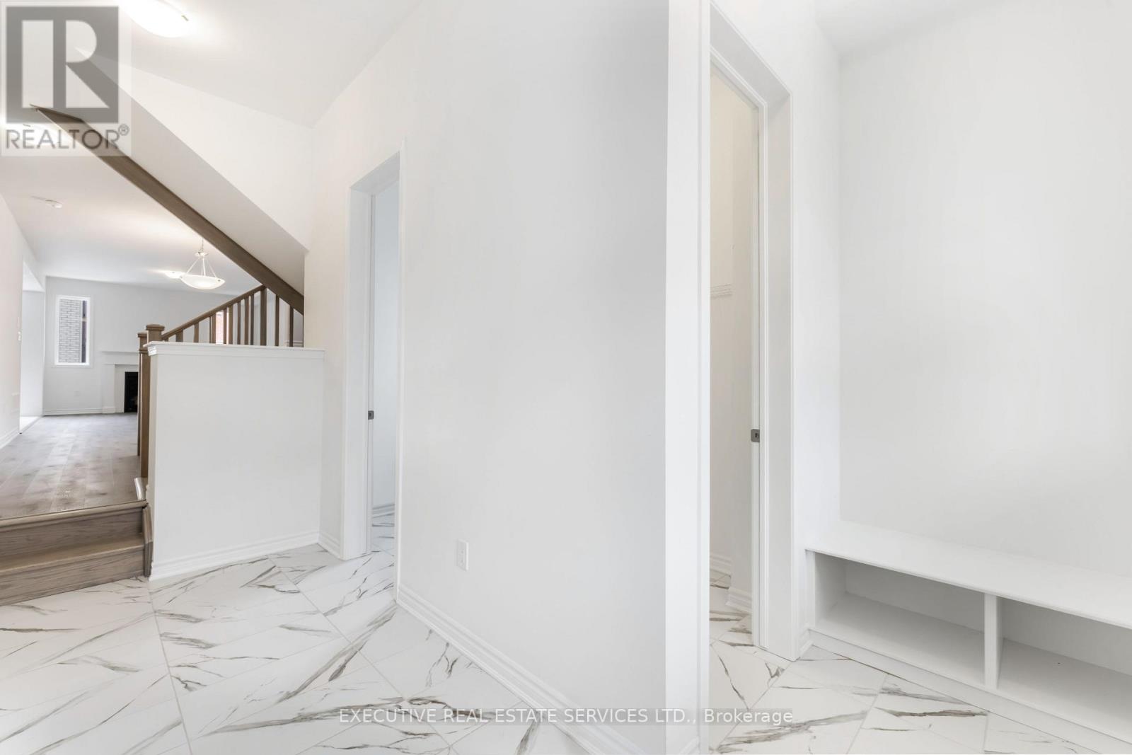 304 Starflower Place, Milton, Ontario  L9E 2B7 - Photo 4 - W12883256