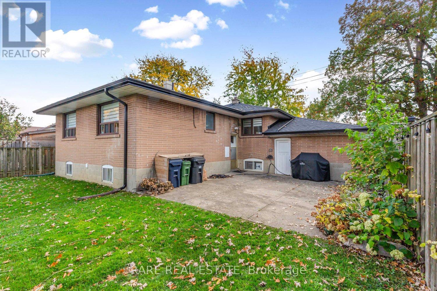 Main Floor - 238 Gary Drive, Toronto, Ontario  M9N 2M8 - Photo 34 - W12883268