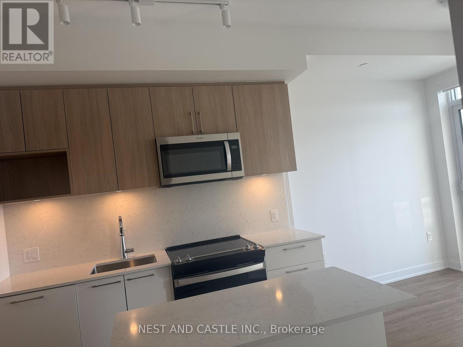 Ph02 - 500 Plains Road E, Burlington, Ontario  L7T 0C8 - Photo 33 - W12883272