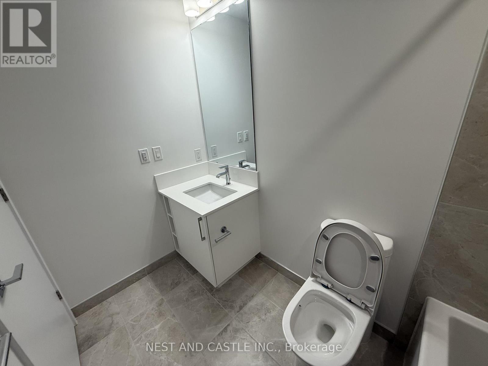 Ph02 - 500 Plains Road E, Burlington, Ontario  L7T 0C8 - Photo 8 - W12883272