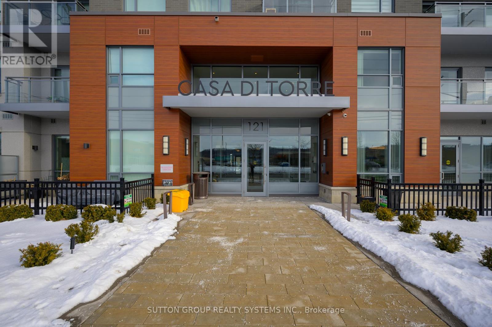 212 - 121 HIGHWAY 8, Hamilton, Ontario