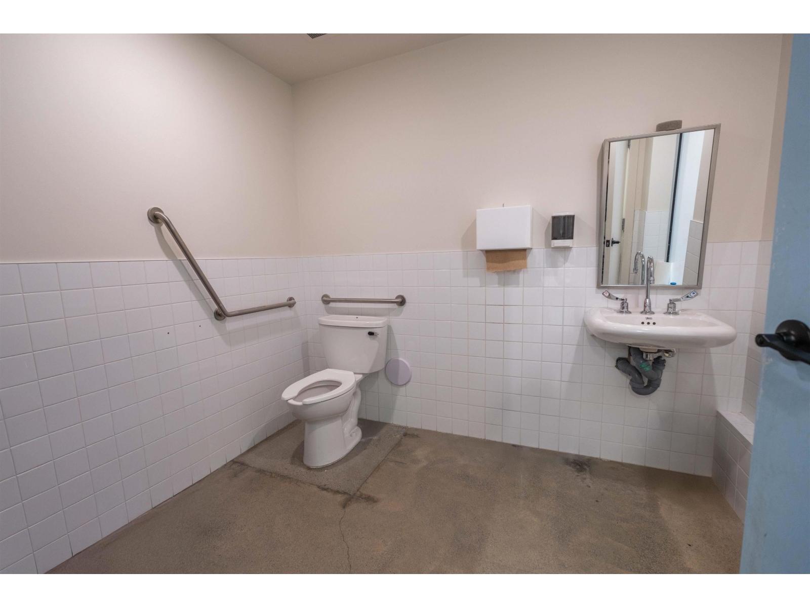 103 14390 64 Avenue, Surrey, British Columbia  V3W 1Z1 - Photo 12 - C8076711