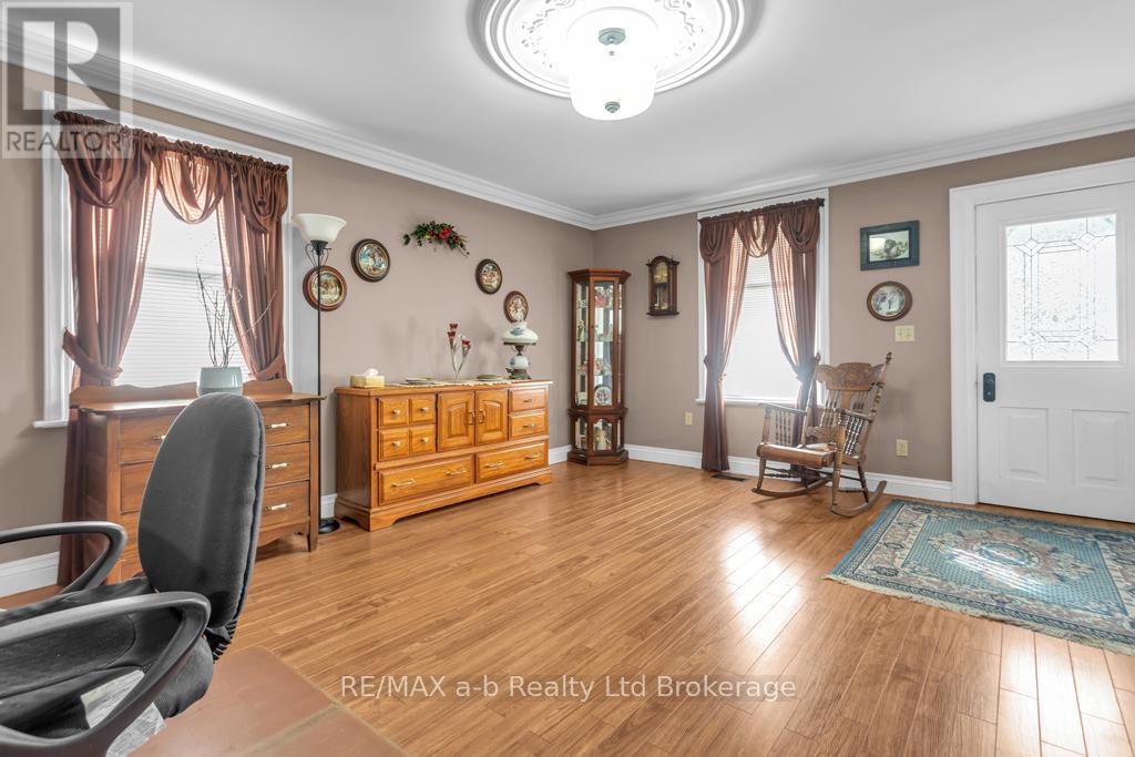 20 Concession Street W, Tillsonburg, Ontario  N4G 1R2 - Photo 10 - X12883310