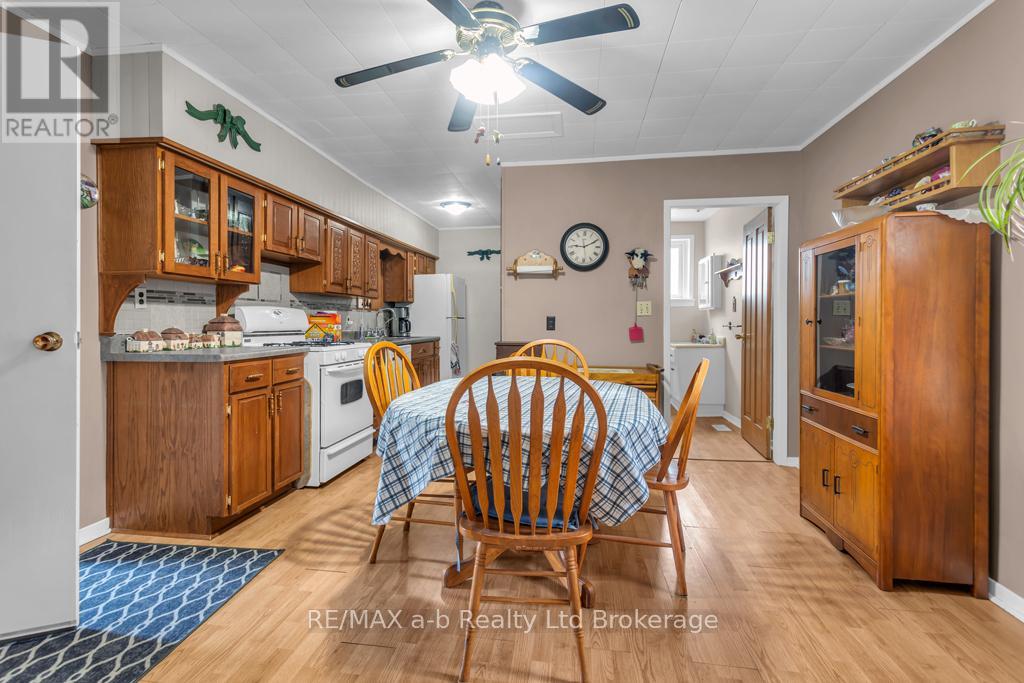 20 Concession Street W, Tillsonburg, Ontario  N4G 1R2 - Photo 12 - X12883310