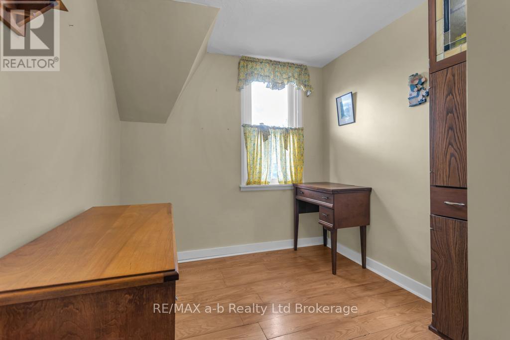 20 Concession Street W, Tillsonburg, Ontario  N4G 1R2 - Photo 18 - X12883310