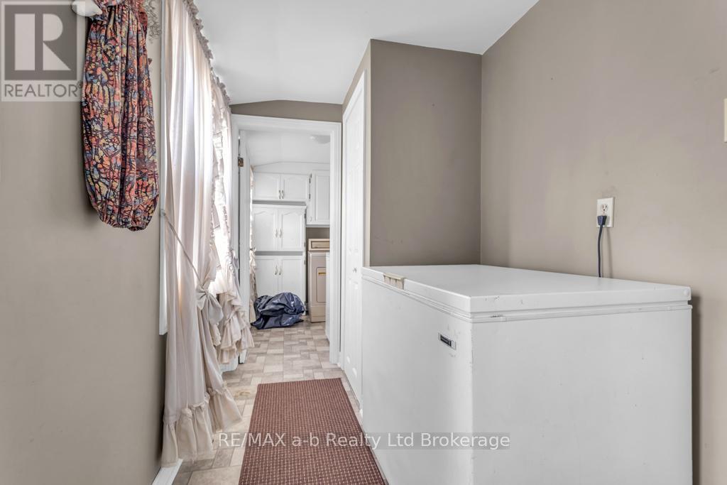 20 Concession Street W, Tillsonburg, Ontario  N4G 1R2 - Photo 20 - X12883310