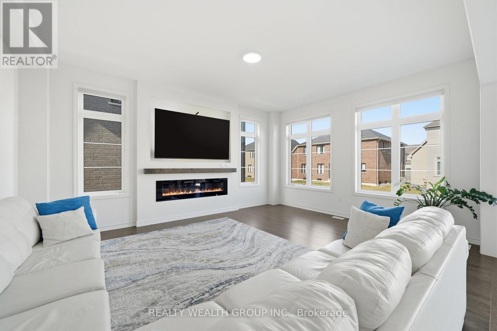 20 Magnolia Avenue, Adjala-Tosorontio, Ontario  L0G 1W0 - Photo 4 - N12883318