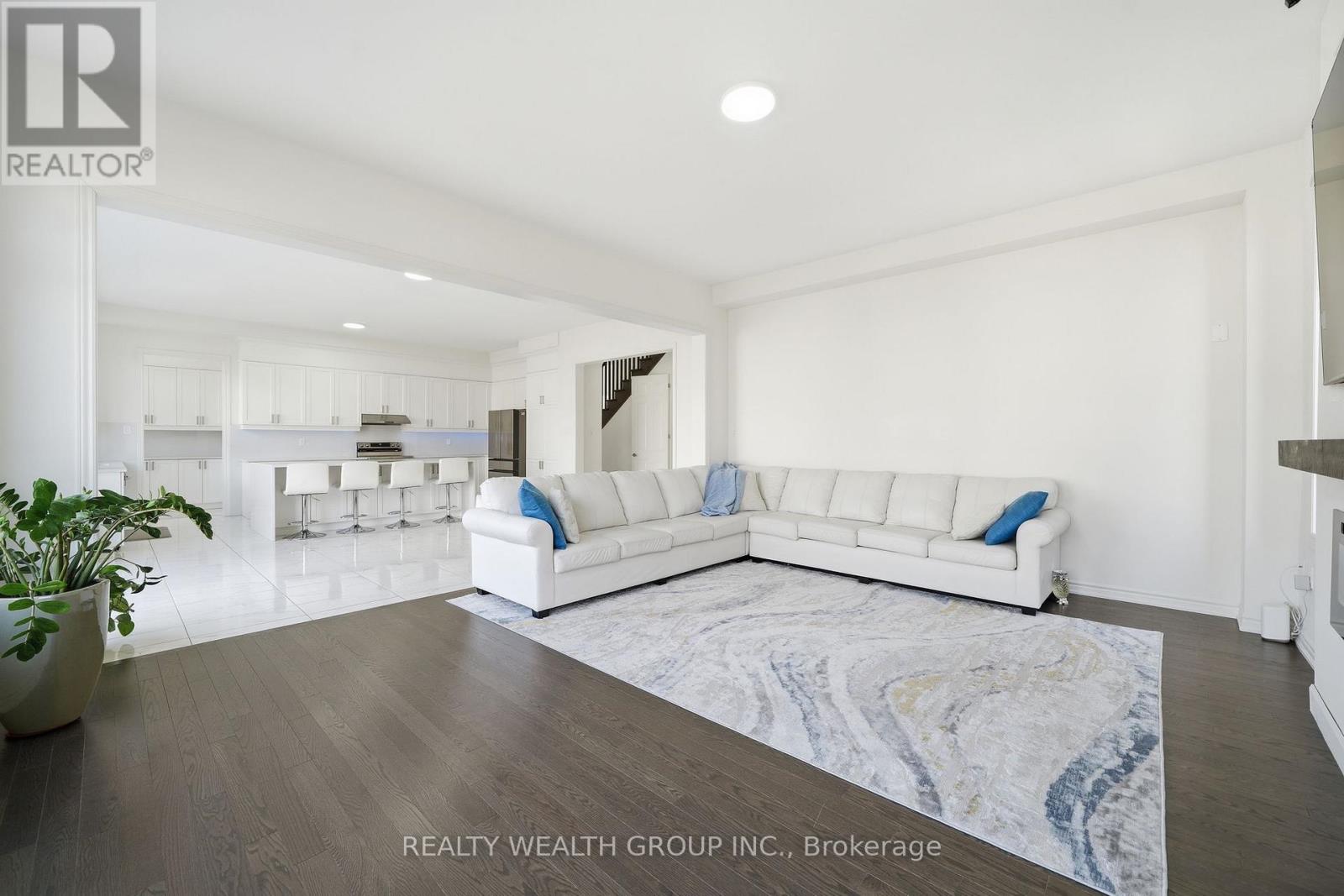 20 Magnolia Avenue, Adjala-Tosorontio, Ontario  L0G 1W0 - Photo 6 - N12883318