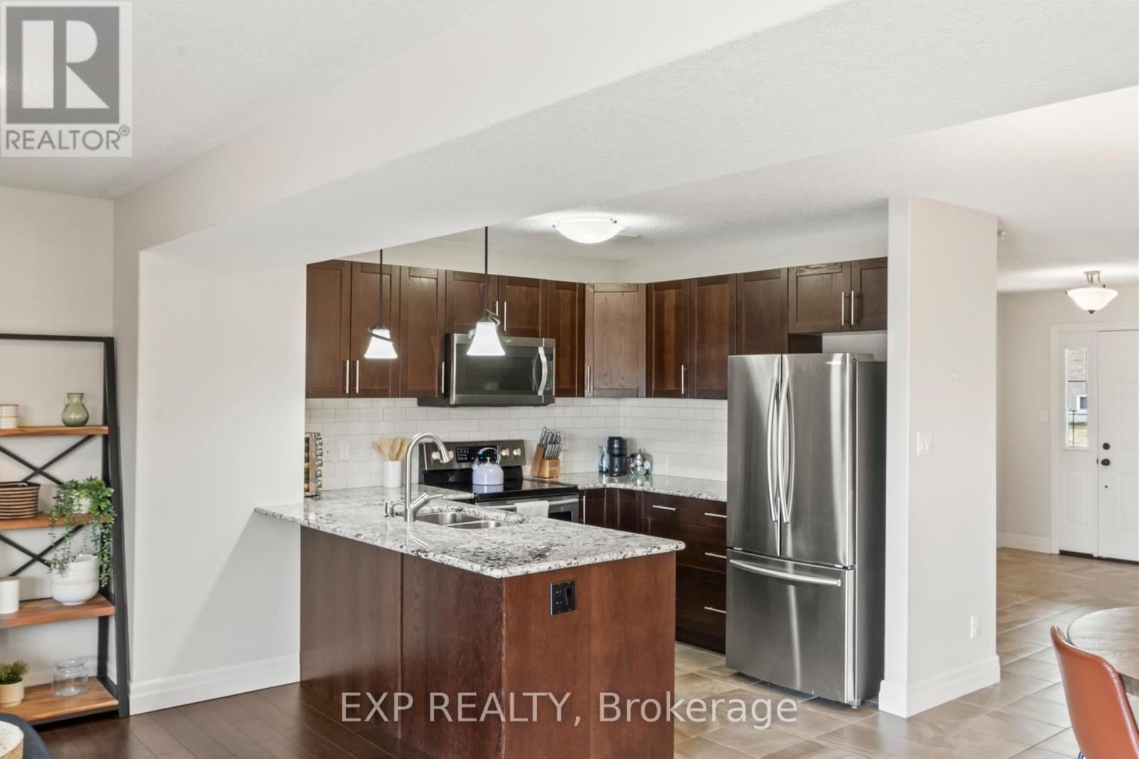 56 Cortland Crescent, Quinte West, Ontario  K8V 0E9 - Photo 11 - X12883344