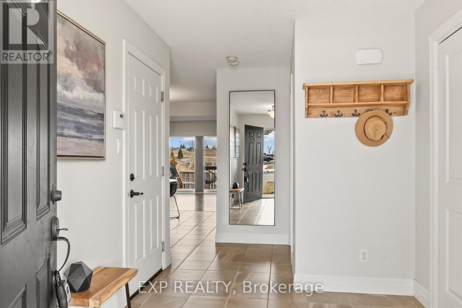 56 Cortland Crescent, Quinte West, Ontario  K8V 0E9 - Photo 4 - X12883344