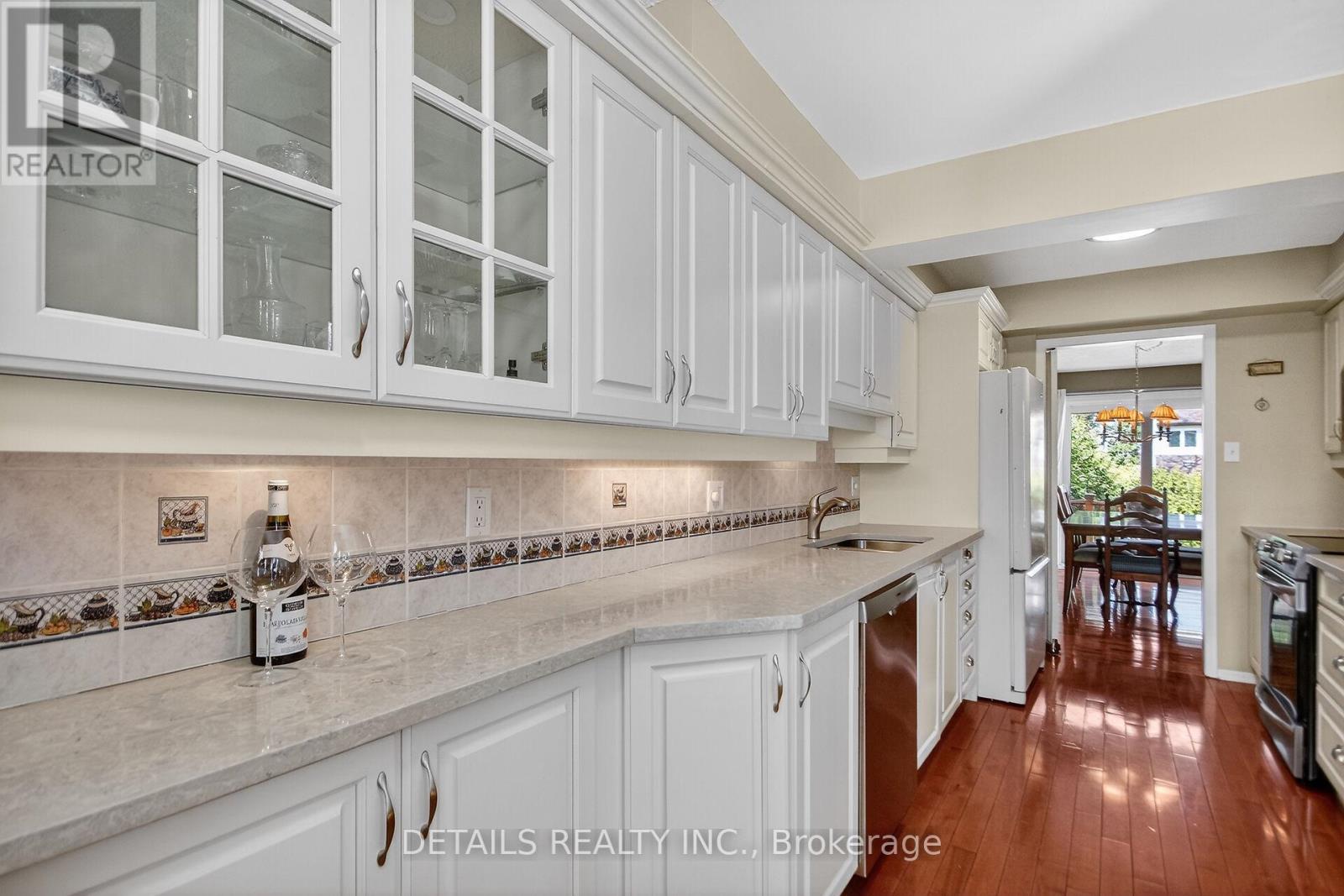 37 Gillespie Crescent N, Ottawa, Ontario  K1V 0C1 - Photo 10 - X12883342