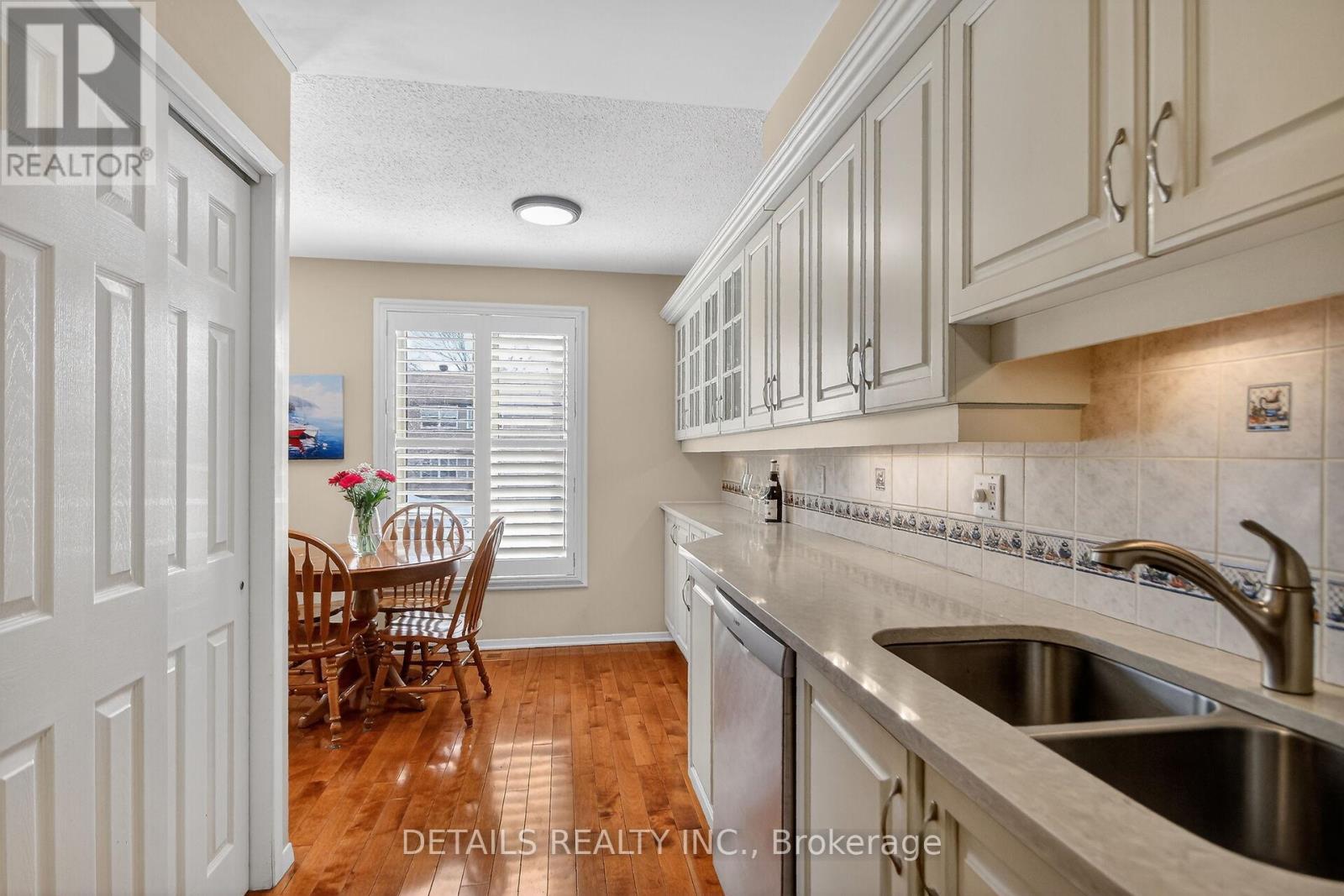 37 Gillespie Crescent N, Ottawa, Ontario  K1V 0C1 - Photo 12 - X12883342