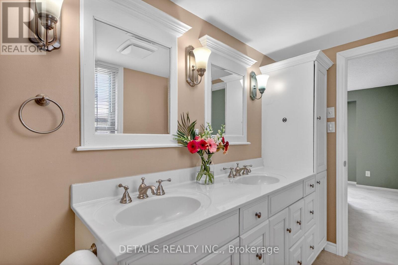 37 Gillespie Crescent N, Ottawa, Ontario  K1V 0C1 - Photo 19 - X12883342