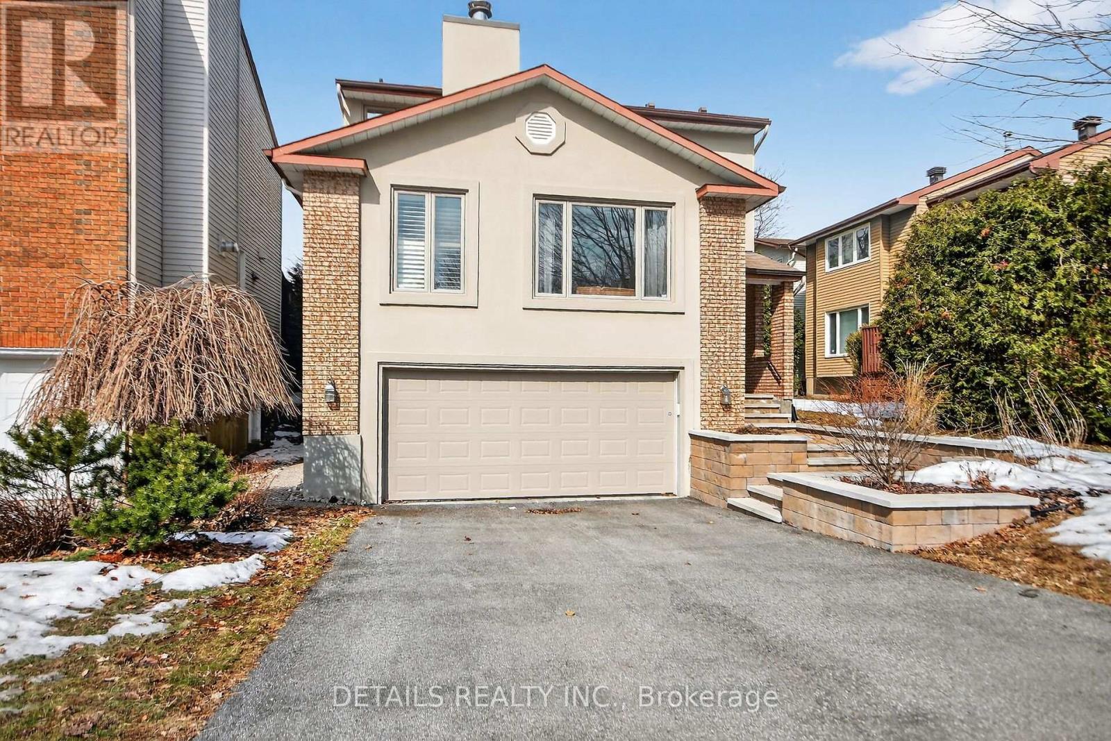 37 Gillespie Crescent N, Ottawa, Ontario  K1V 0C1 - Photo 3 - X12883342