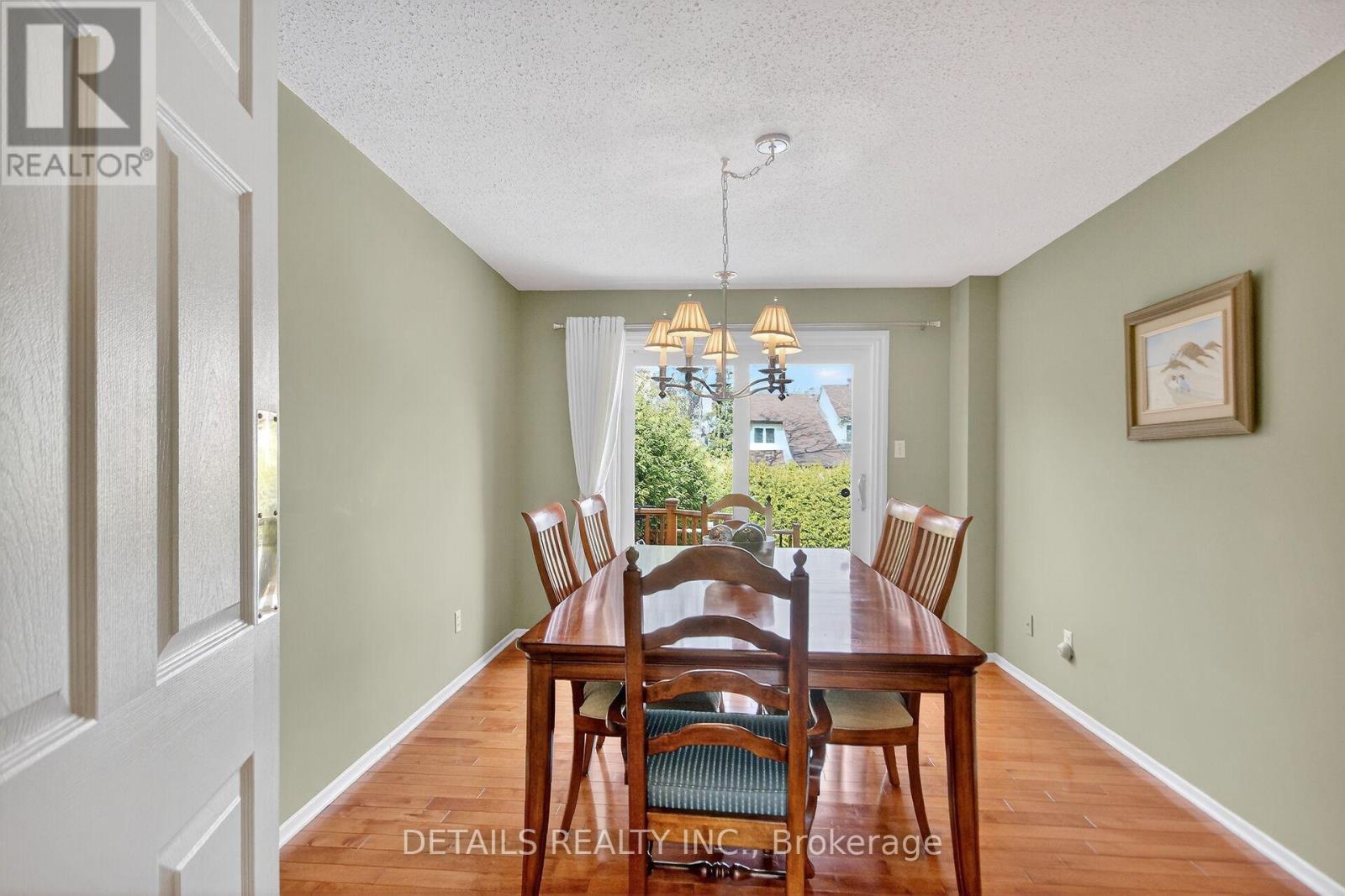 37 Gillespie Crescent N, Ottawa, Ontario  K1V 0C1 - Photo 6 - X12883342