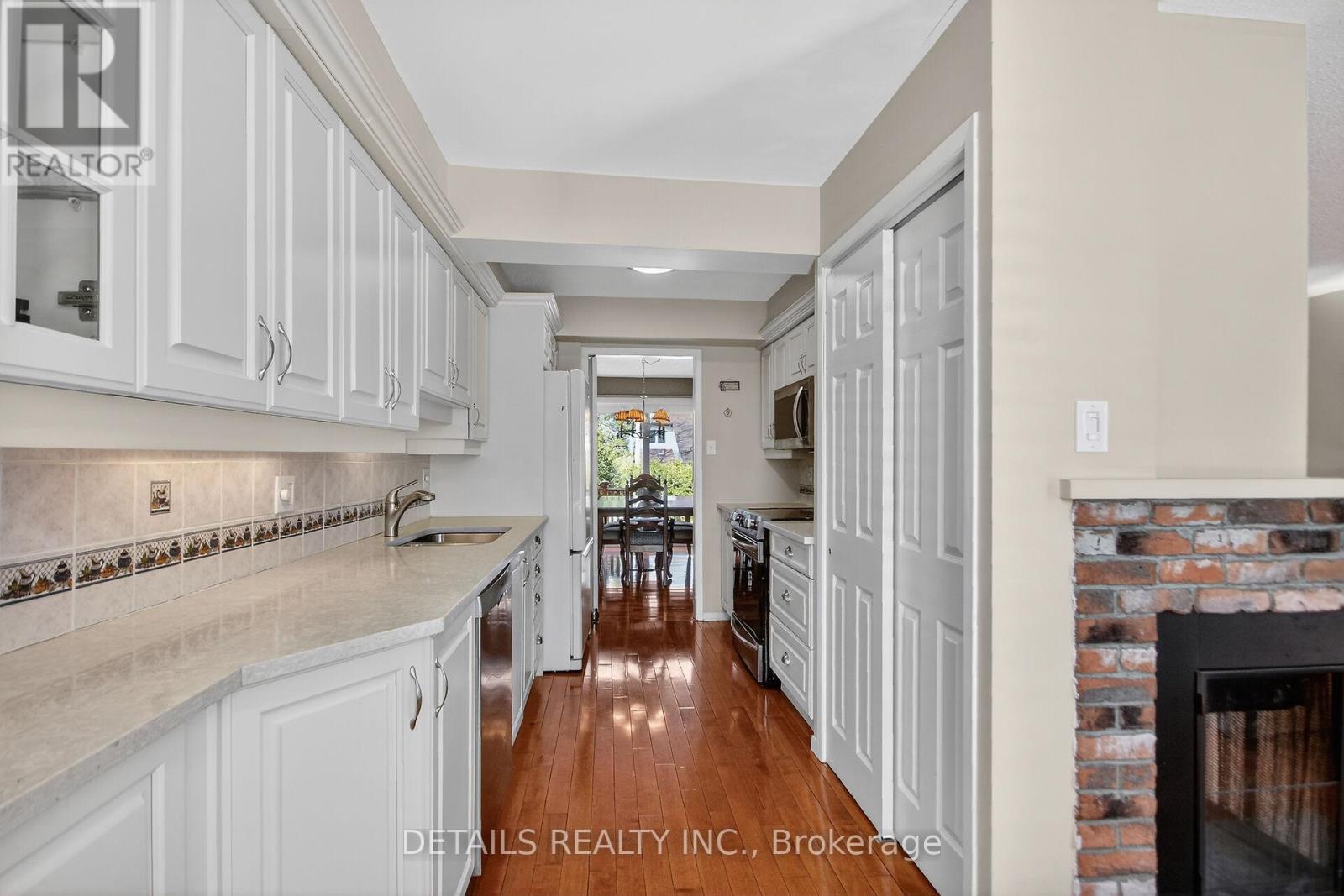 37 Gillespie Crescent N, Ottawa, Ontario  K1V 0C1 - Photo 9 - X12883342