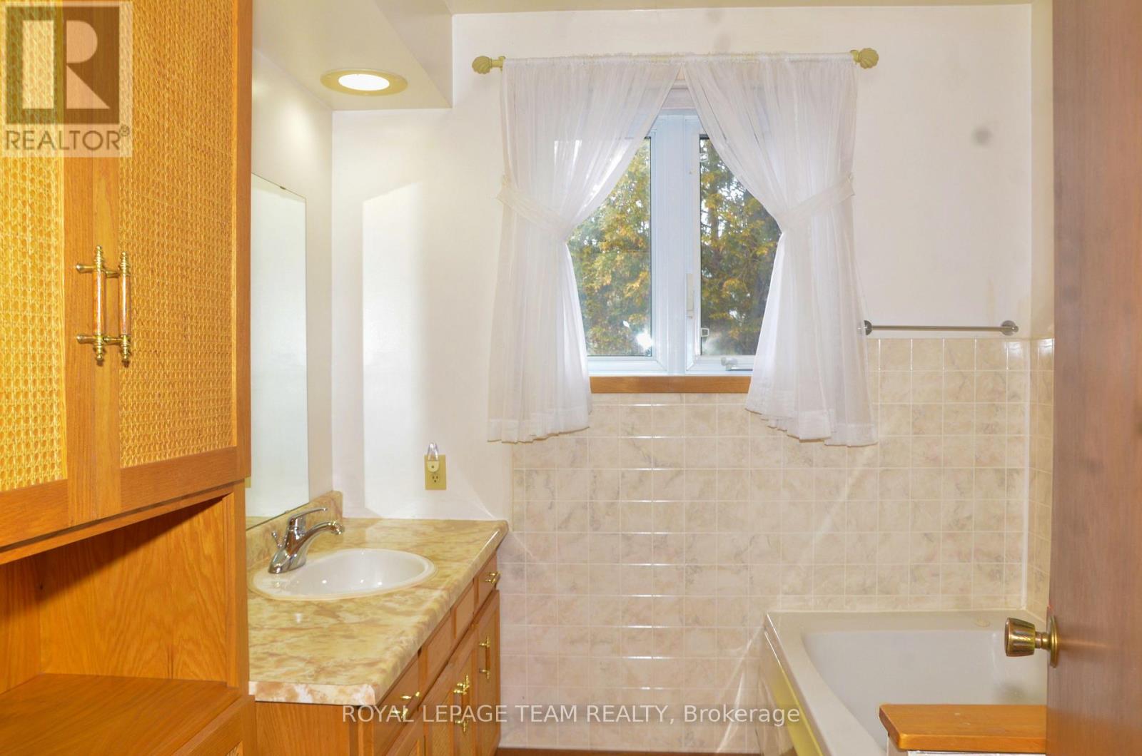 5740 Carman Road, South Dundas, Ontario  K0E 1K0 - Photo 27 - X12883370