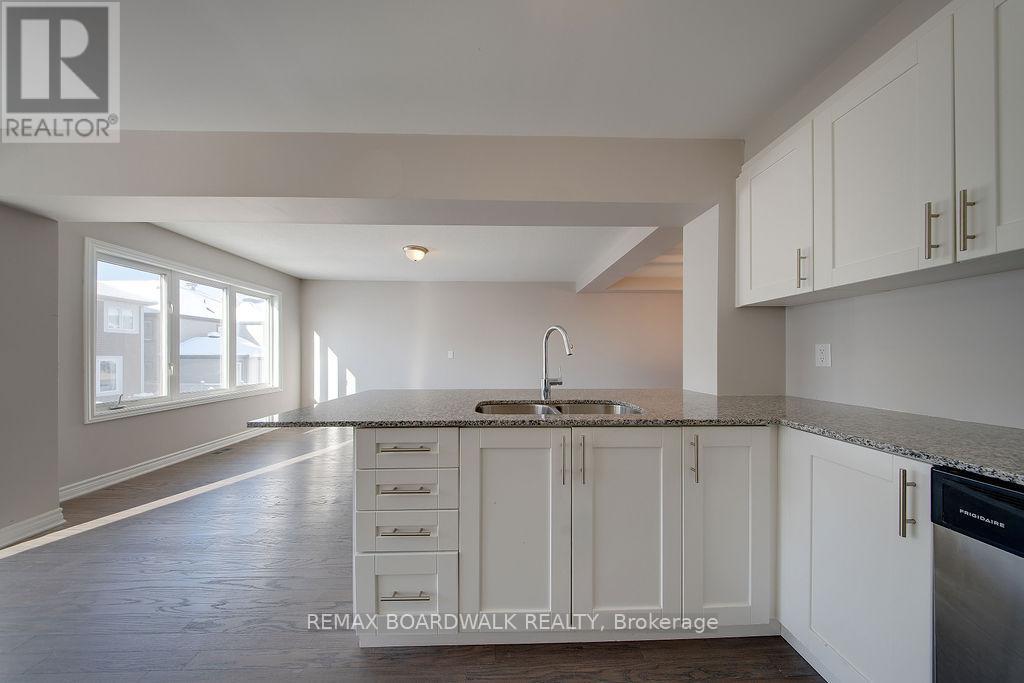 132 Conifer Creek Circle, Ottawa, Ontario  K2M 0M2 - Photo 18 - X12883380