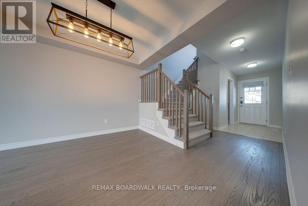 132 Conifer Creek Circle, Ottawa, Ontario  K2M 0M2 - Photo 6 - X12883380