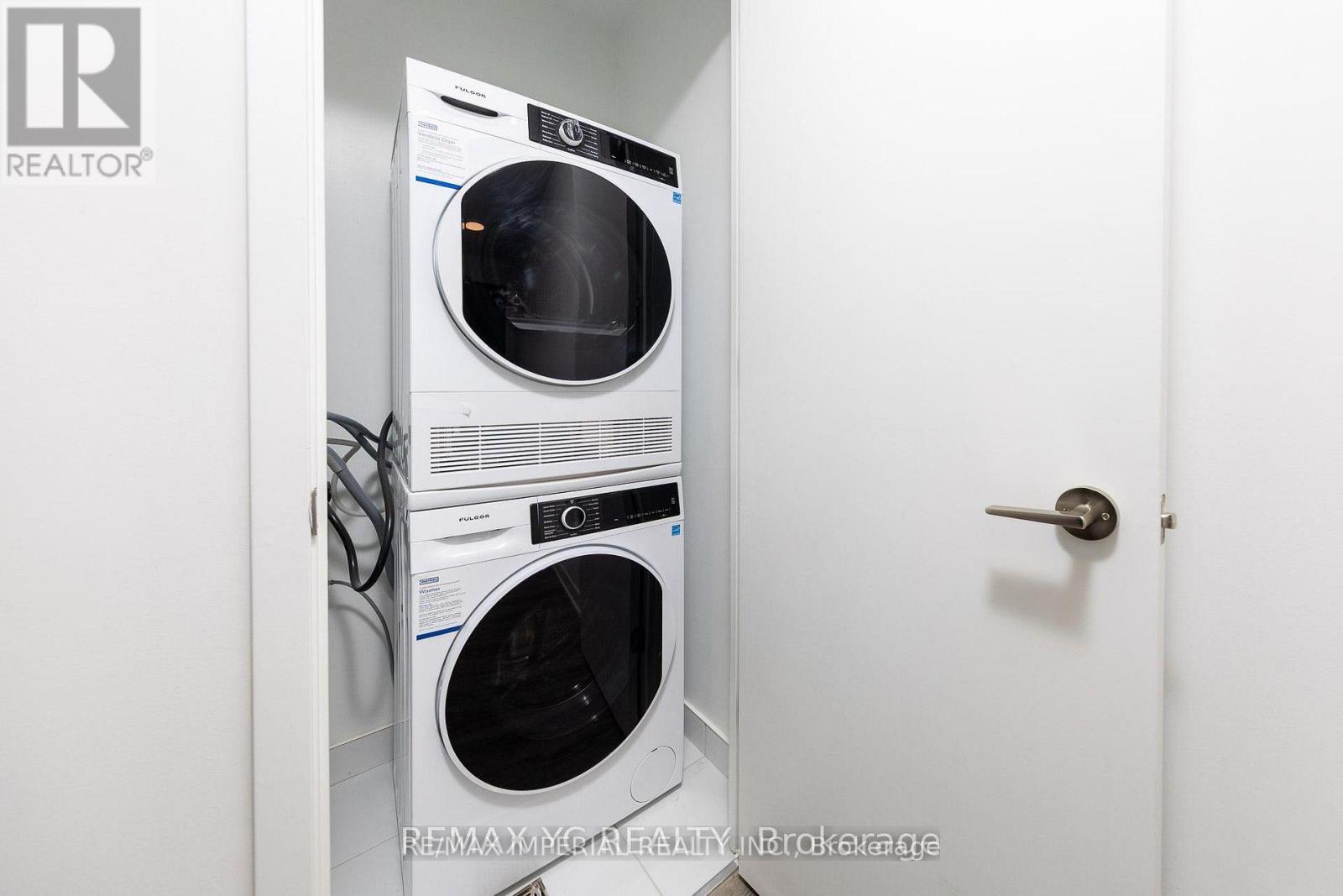 1603 - 180 Front Street E, Toronto, Ontario  M5A 0A9 - Photo 12 - C12883336