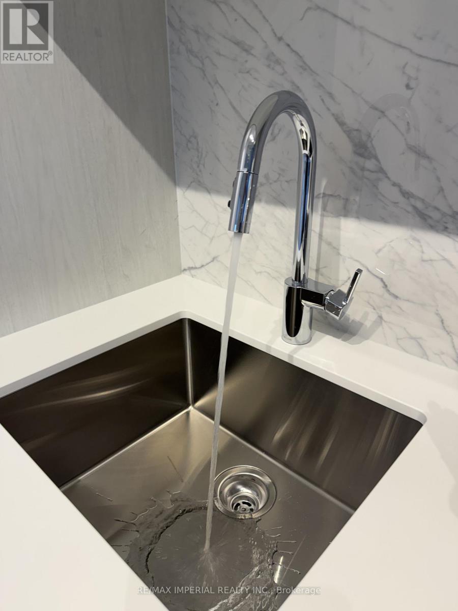 1603 - 180 Front Street E, Toronto, Ontario  M5A 0A9 - Photo 4 - C12883336